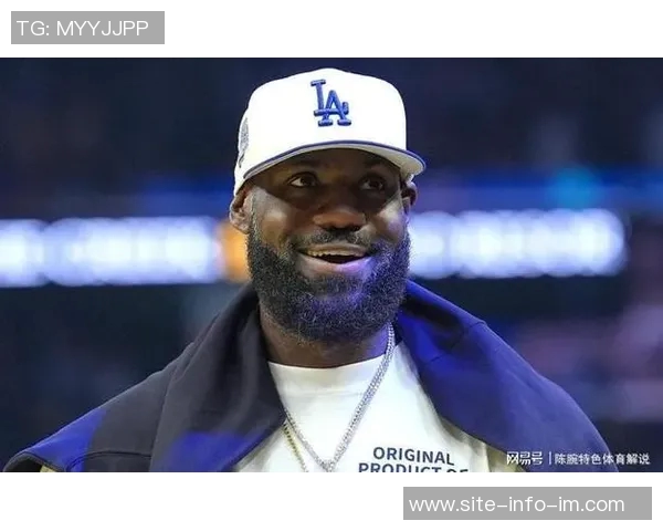 詹姆斯谈球队会议后表现称赞回应展现团队精神与决心