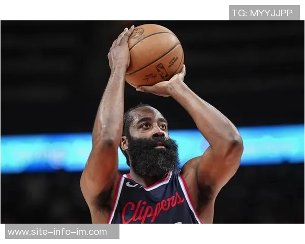 哈登状态回暖半场表现抢眼贡献12分5助攻正负值高达9