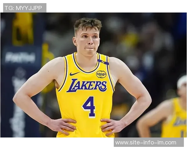 墨菲因肩伤缺席主场对阵雄鹿比赛赛季仅缺席四场引发关注