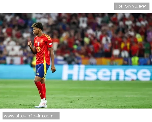 奥尔莫谈梅西与亚马尔的比较并表达自己对10号位的热爱 奥尔莫谈梅西与亚马尔的比较并表达自己对10号位的热爱